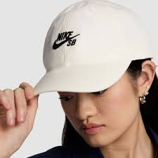 Nike SB Club Hat - White/Black